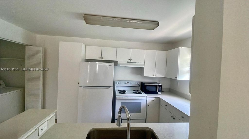 4071 NW 87th Ave 0, Sunrise, FL 33351