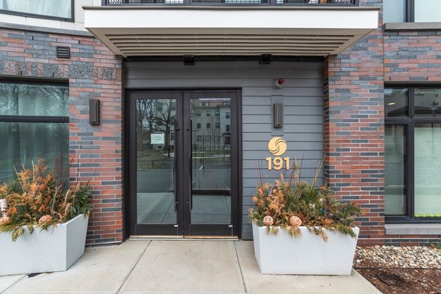191 Washington St 617, Boston, MA 02135