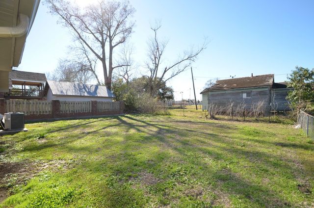 241 Bergeron St, Houma, LA 70364