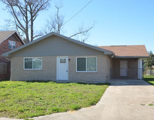 241 Bergeron St, Houma, LA 70364