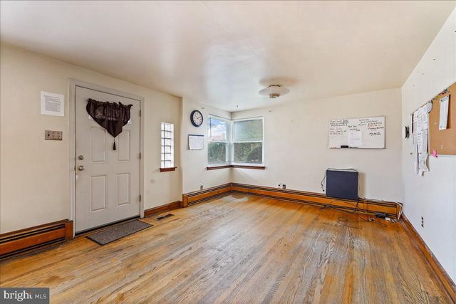 6617 N 3RD ST, Philadelphia, PA 19126