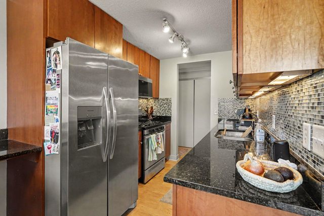 2800 W 44th Street 209, Minneapolis, MN 55410
