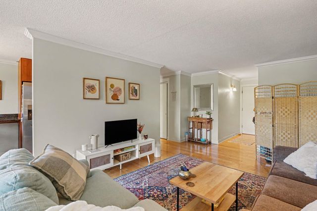 2800 W 44th Street 209, Minneapolis, MN 55410