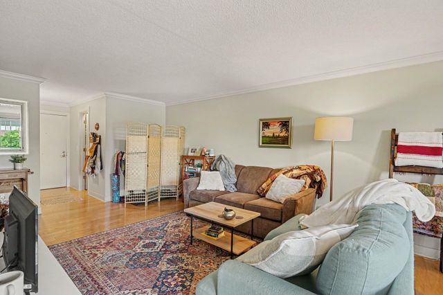 2800 W 44th Street 209, Minneapolis, MN 55410