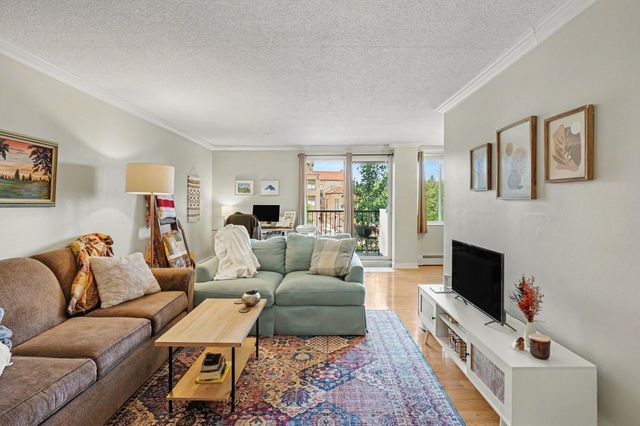 2800 W 44th Street 209, Minneapolis, MN 55410