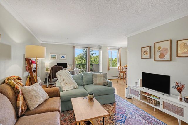2800 W 44th Street 209, Minneapolis, MN 55410