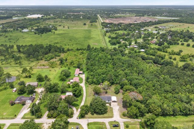 2197 County Road 540, Alvin, TX 77511