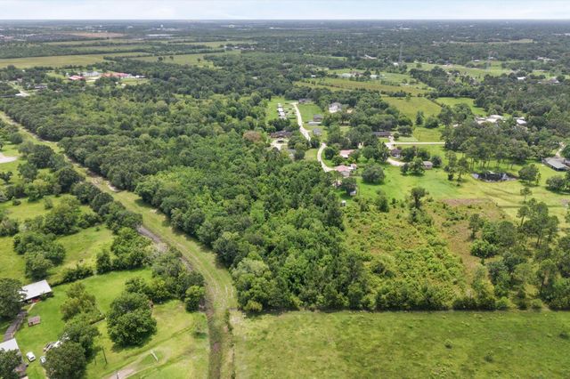 2197 County Road 540, Alvin, TX 77511