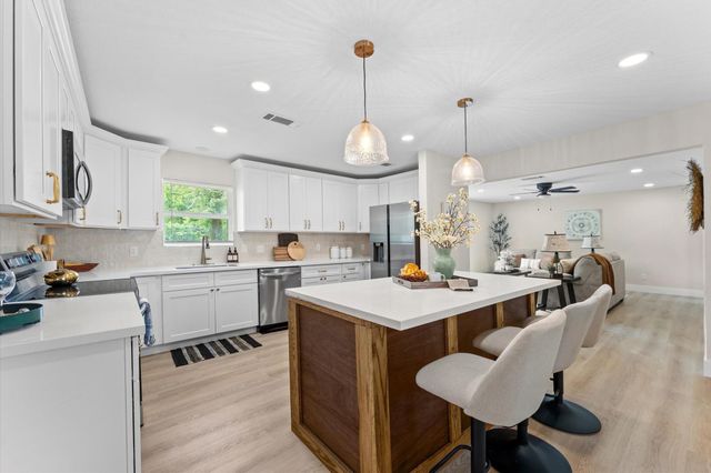 2197 County Road 540, Alvin, TX 77511