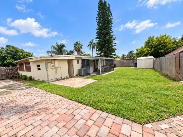 2205 NE 4th Court, Boynton Beach, FL 33435