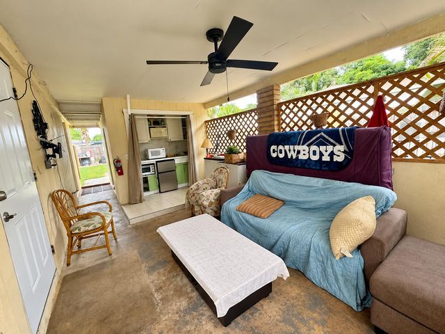 2205 NE 4th Court, Boynton Beach, FL 33435