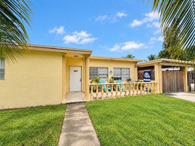 2205 NE 4th Court, Boynton Beach, FL 33435