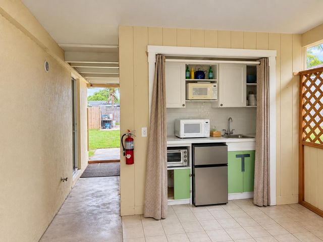 2205 NE 4th Court, Boynton Beach, FL 33435