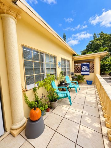 2205 NE 4th Court, Boynton Beach, FL 33435