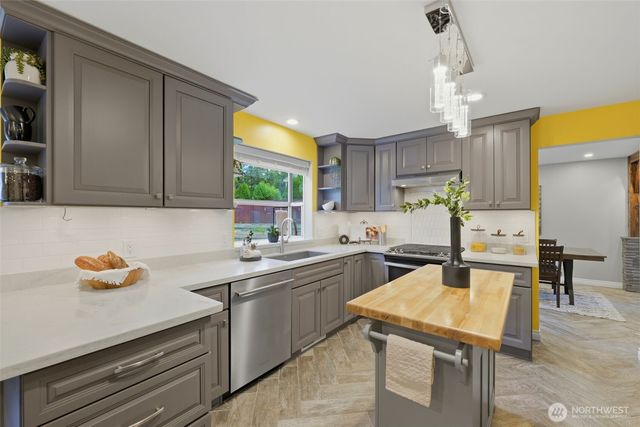 1606 38th Street NW, Gig Harbor, WA 98335