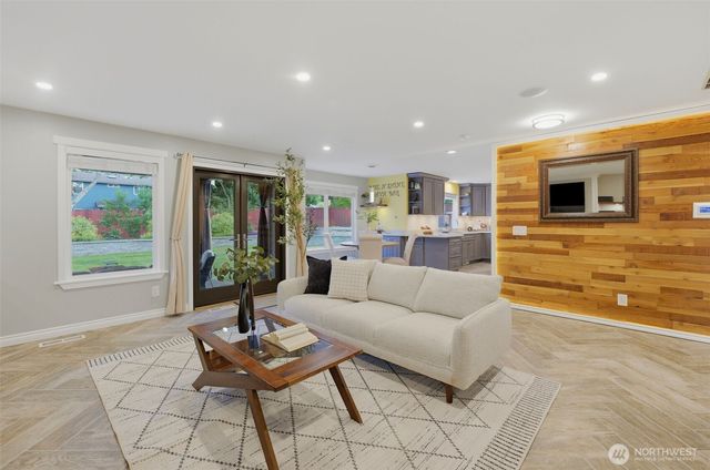 1606 38th Street NW, Gig Harbor, WA 98335