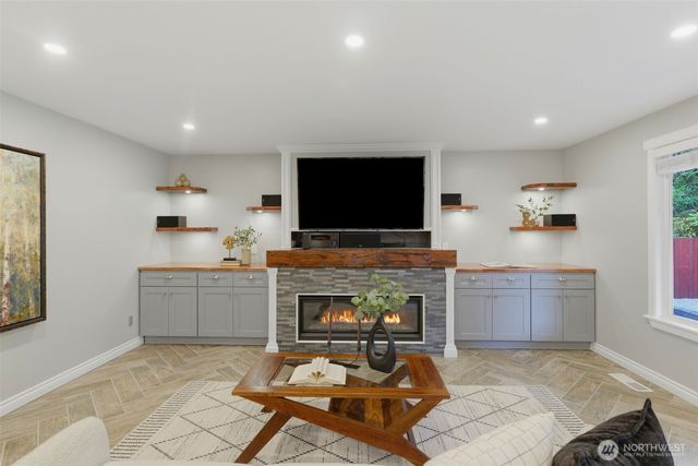 1606 38th Street NW, Gig Harbor, WA 98335