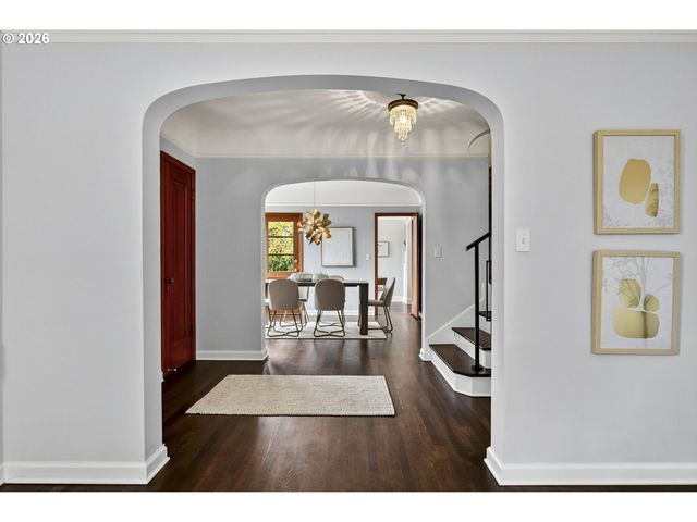 8035 Sw 8TH Ave, Portland, OR 97219