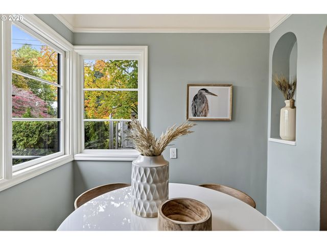 8035 Sw 8TH Ave, Portland, OR 97219