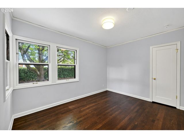 8035 Sw 8TH Ave, Portland, OR 97219