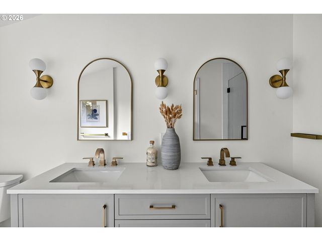 8035 Sw 8TH Ave, Portland, OR 97219