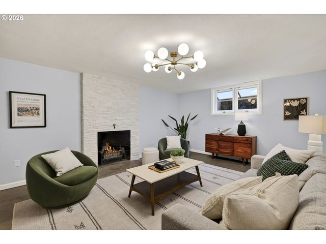 8035 Sw 8TH Ave, Portland, OR 97219