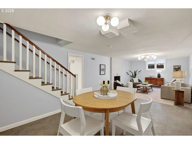 8035 Sw 8TH Ave, Portland, OR 97219