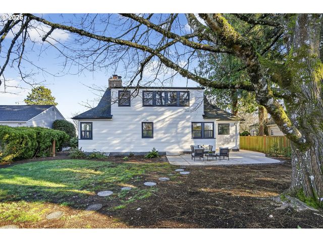 8035 Sw 8TH Ave, Portland, OR 97219