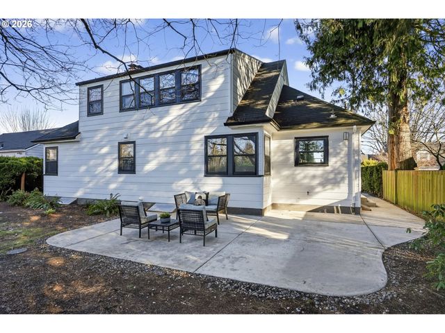 8035 Sw 8TH Ave, Portland, OR 97219