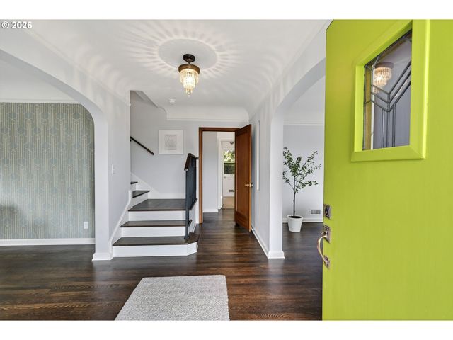 8035 Sw 8TH Ave, Portland, OR 97219