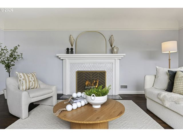 8035 Sw 8TH Ave, Portland, OR 97219