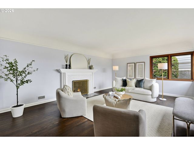 8035 Sw 8TH Ave, Portland, OR 97219