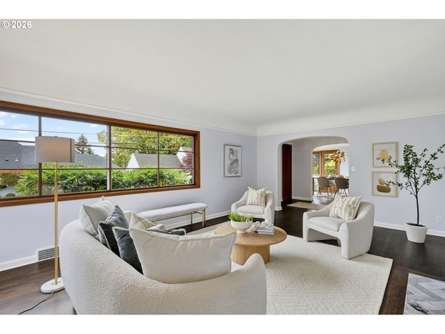 8035 Sw 8TH Ave, Portland, OR 97219