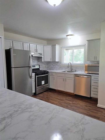 44497 Savery Drive, Canton, MI 48187