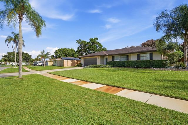 2970 SE San Jeronimo Road, Port St. Lucie, FL 34952