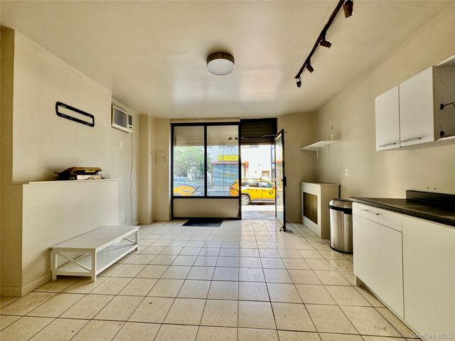 3615 33rd Street, Astoria, NY 11106