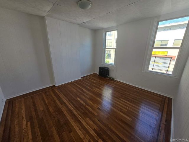 3615 33rd Street, Astoria, NY 11106