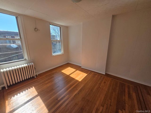 3615 33rd Street, Astoria, NY 11106
