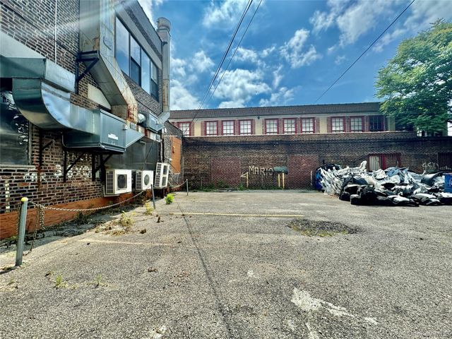 3615 33rd Street, Astoria, NY 11106