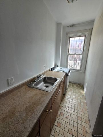 3615 33rd Street, Astoria, NY 11106