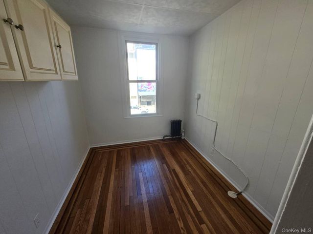 3615 33rd Street, Astoria, NY 11106