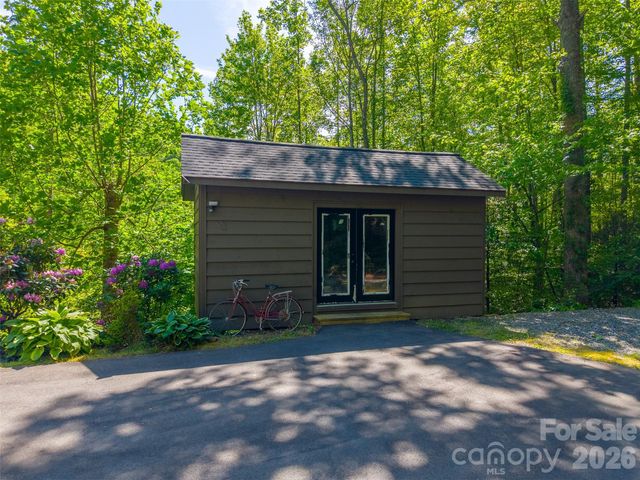 110 Wyoming Drive, Sylva, NC 28779