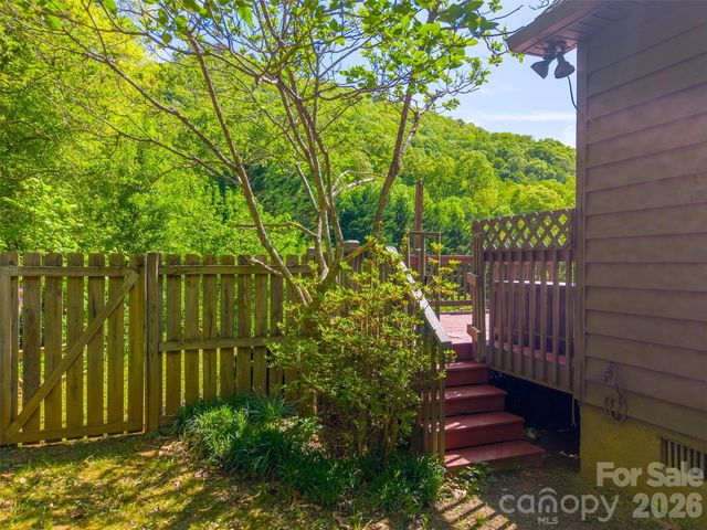 110 Wyoming Drive, Sylva, NC 28779