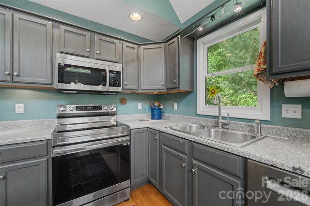 110 Wyoming Drive, Sylva, NC 28779