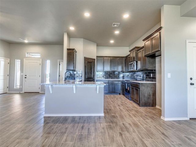 2543 Gallant Fox Terrace, Guthrie, OK 73044