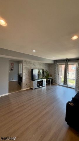 513 Cherry St, Elizabeth City, NJ 07208