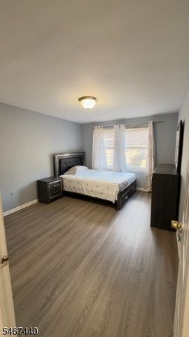 513 Cherry St, Elizabeth City, NJ 07208