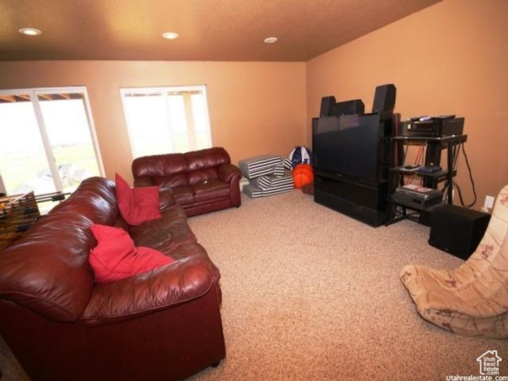 Image 29 of property listing at 155 S LAST CHANCE DR, Laketown, UT 84038