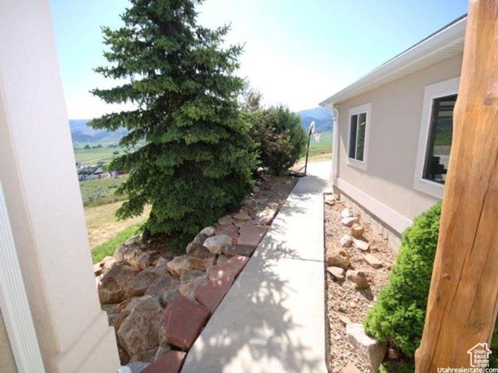 Image 4 of property listing at 155 S LAST CHANCE DR, Laketown, UT 84038