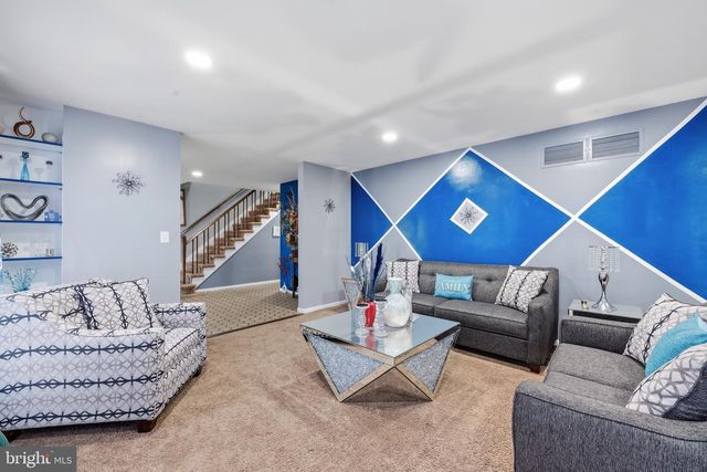 2421 W GREENLEAF ST, Allentown, PA 18104